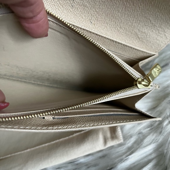 SOLD on FB - Louis Vuitton Sarah wallet - Picture 9 of 13